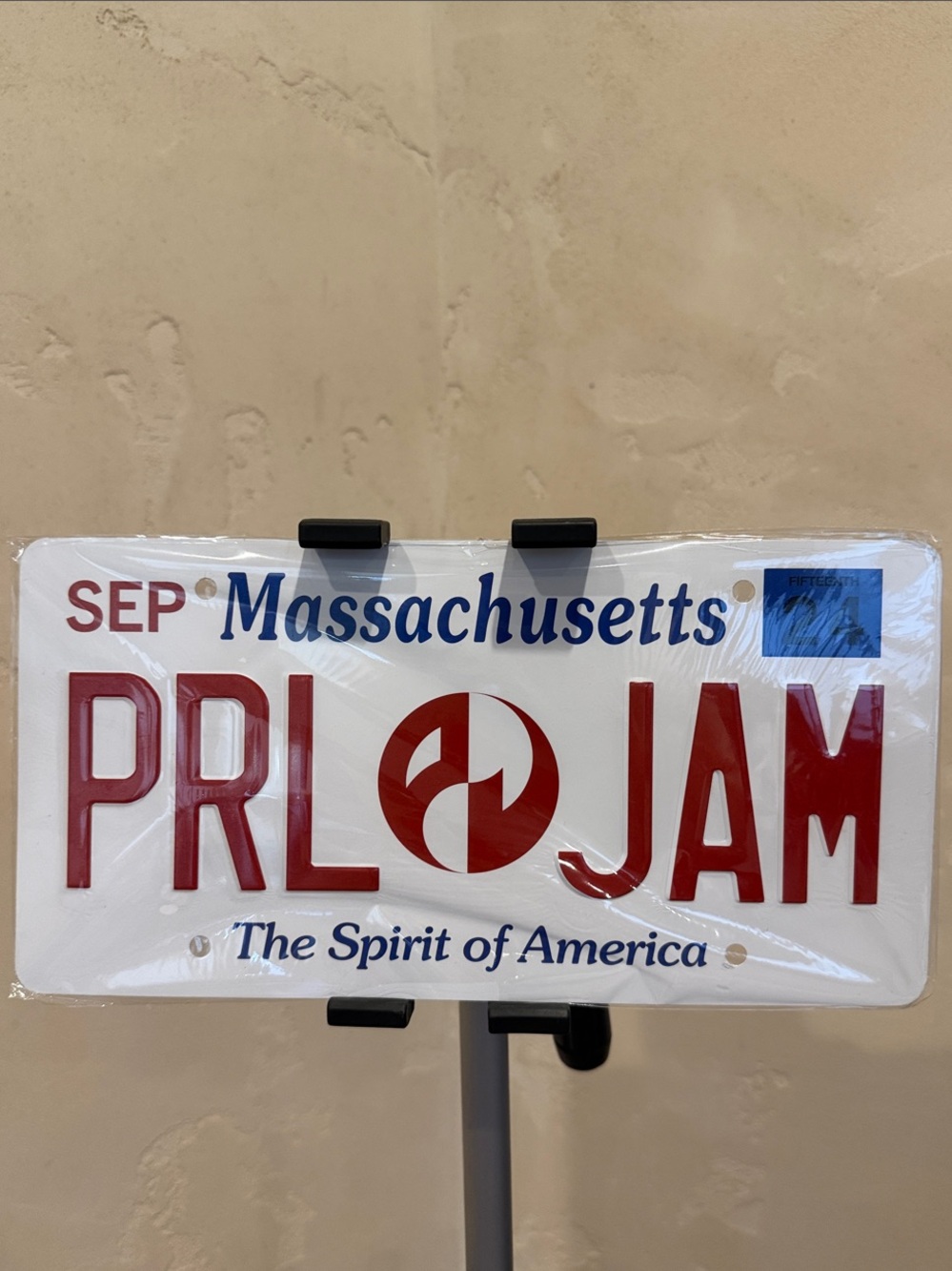 Massachusetts PEARL JAM Decorative License Plate -  sept 24